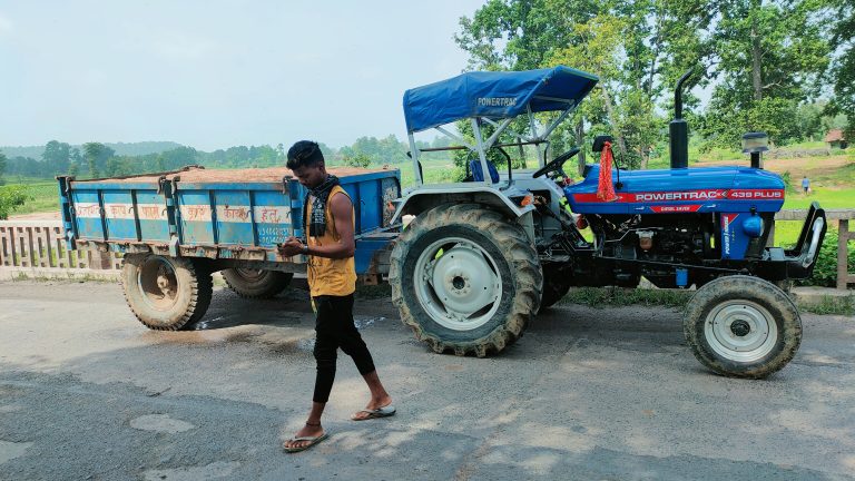 कोरबा रेत घाट ,नियम तो बनाये ही जाते है तोड़े जाने के लिए ,के तर्ज पर रेत तस्कर कलेक्टर के आदेशों को दिखा रहे ठेंगा
