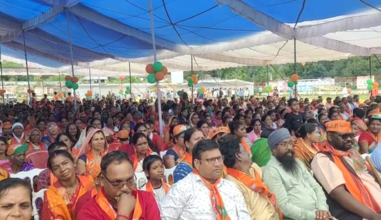 भाजपा की परिवर्तन यात्रा चिरमिरी के डोमनहिल पहुंची  पांच साल भूपेश सरकार ने छत्तीसगढ़ को लूटने का काम किया : ओ पी चौधरी*