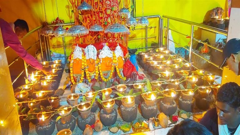 कोरबा : मनोकामना की ज्योति से जगमगाया मां मड़वारानी का दरबार