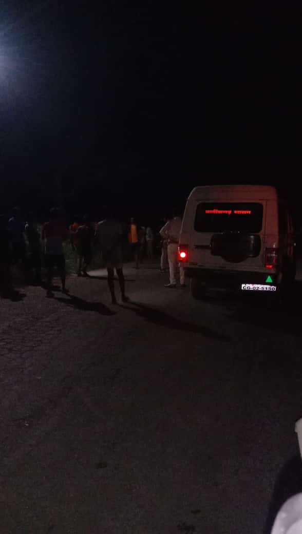 कोरबा बिग ब्रेकिंग :: कोरबा पेण्ड्रा मार्ग को हाथियों ने किया जाम ,लगा लंबा जाम ,वन अमला  मौके पर मौजूद