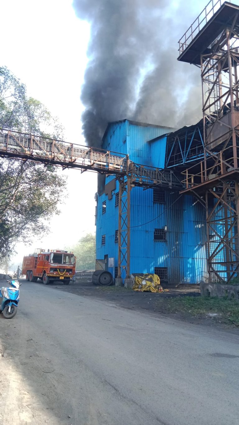 कोरबा ब्रेकिंग : सीएसईबी दर्री के पावर प्लांट में लगी भीषण आग, आग पर काबू पाने का प्रयास शुरू