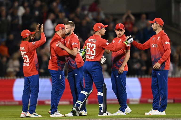 Cricket World Cup 2023: पहले ही मैच में बना वनडे क्रिकेट का महा रिकॉर्ड, ऐसा करने वाली पहली टीम बनी इंग्लैंड