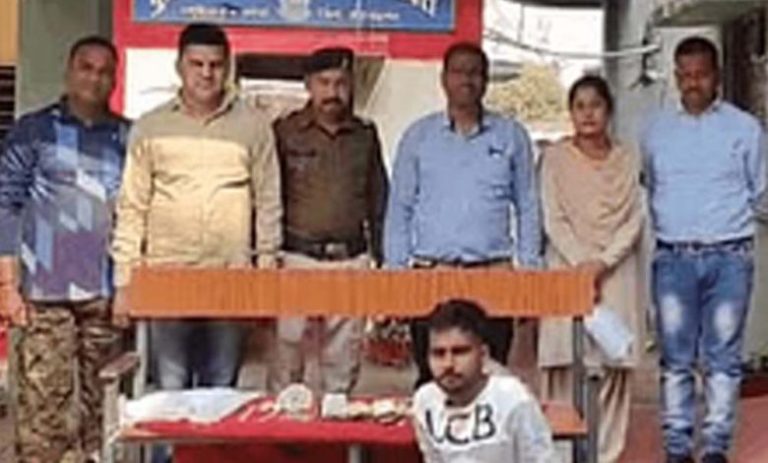 भगवान के घर में डाका: मंदिर में गहनों और नगदी की चोरी, चोर सीसीटीवी में कैद; हुआ गिरफ्तार