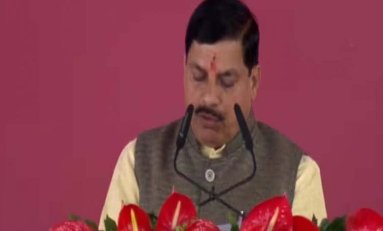 मोहन यादव MP के 21वें मुख्यमंत्री, देवड़ा, शुक्ल ने डिप्टी CM की शपथ ली