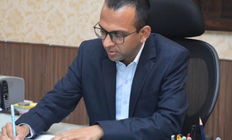 कोरबा जिले के 18 वें कलेक्टर अजीत वसंत ने किया पदभार ग्रहण उन्होंने कहा   शासन की योजनाओं का शत-प्रतिशत व बेहतर क्रियान्वयन मेरी प्राथमिकता ,