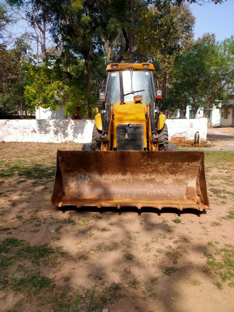 कटघोरा वनमंडल के मुकवा में अवैध उत्खनन कर रहे जेसीबी मशीन को वन विभाग ने किया जप्त ,