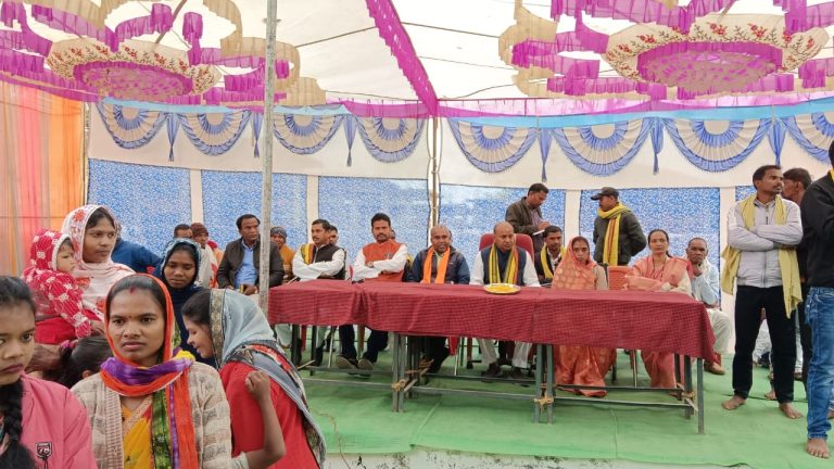 पाली तानाखार विधायक तुलेश्वर सिंह मरकाम बार महोत्सव लैंगा के समापन में हुए शामिल