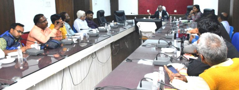 कोरबा : कलेक्टर एवं जिला निर्वाचन अधिकारी श्री अजीत वसंत ने ली पत्रकार वार्ता