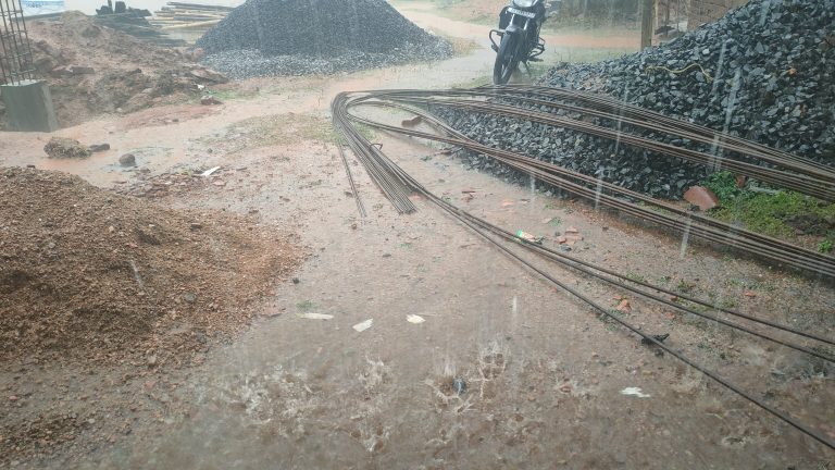 मौसम ने ली करवट पसान में तेज बारिश के साथ गिरे ओले ,