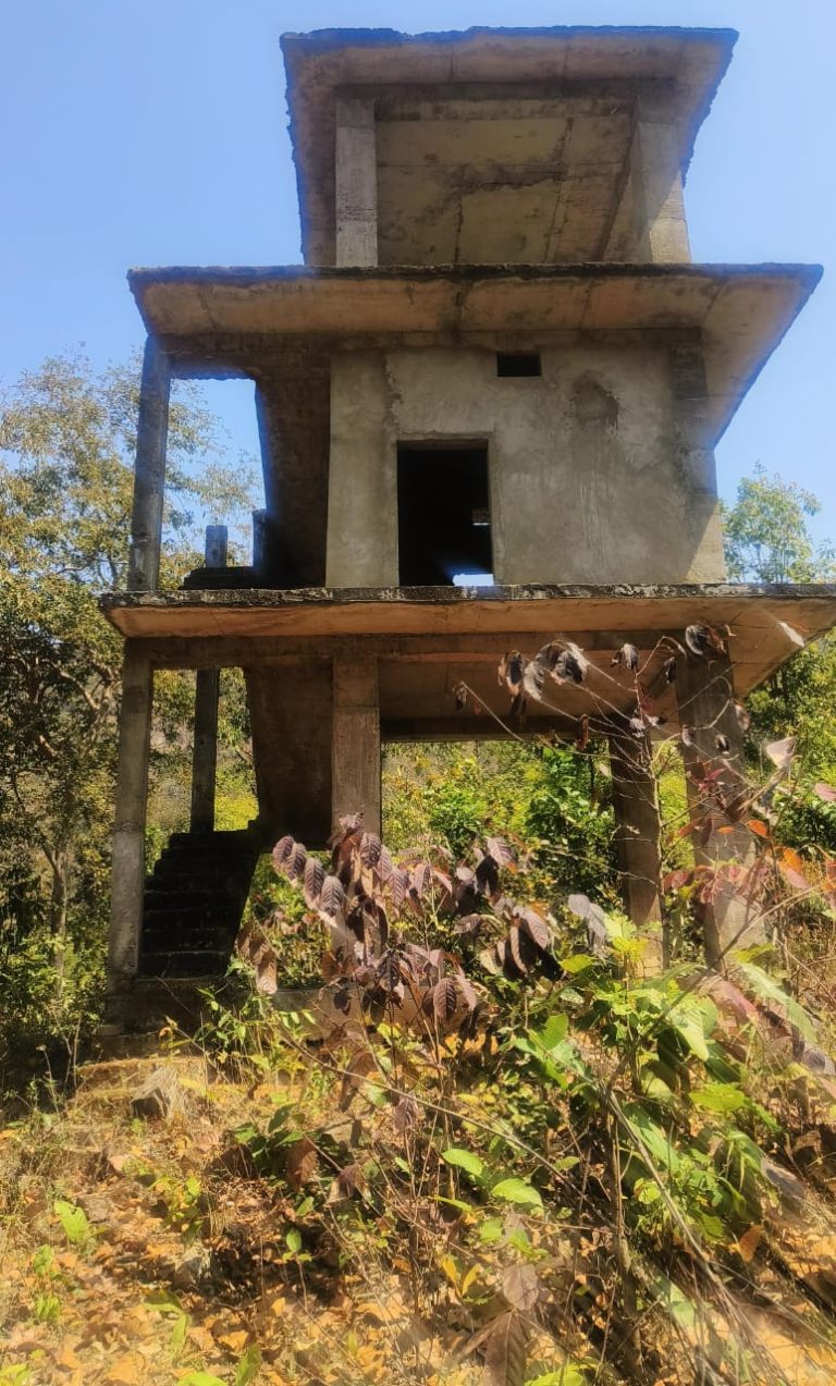 वाच टावर का काम नहीं हो सका पूरा क्यों बना रहे ग्रामीणों को नहीं पता