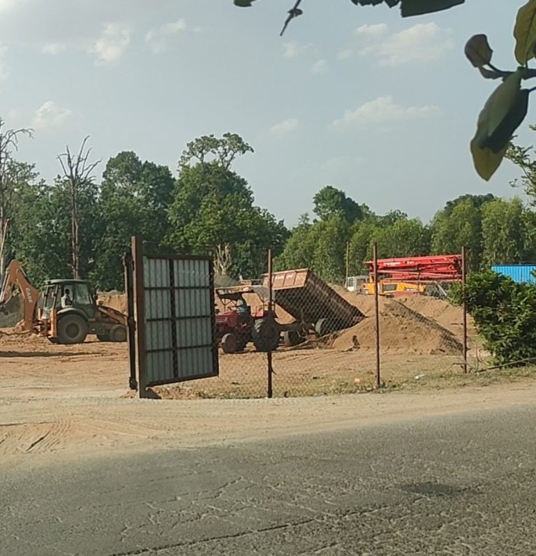 वर्षा ऋतु में बंद रहेगी रेत खदाने ,खनिज विभाग ने आदेश किया जारी ,पसान  के ई सी वेचिंग प्लांट को आदेश की परवाह नहीं धड़ल्ले से हो रहा अवैध रेत का भंडारण