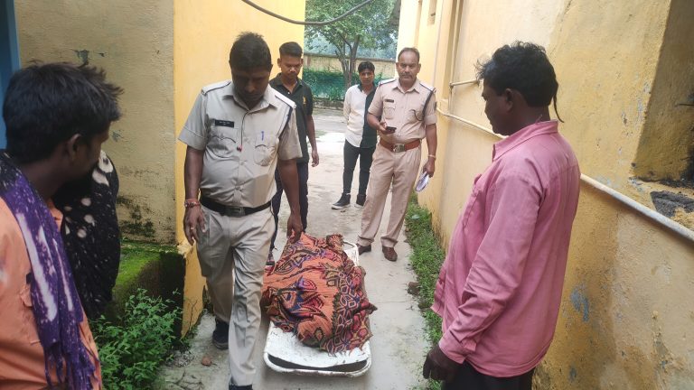 बिग ब्रेकिंग  :: कोटवार के हत्या मामले को महज कुछ घंटे में पसान पुलिस ने सुलझाया ,आरोपी को किया  गिरफ्तार ,स्नोफर डॉग बाघा ने  निभाई मुख्य भूमिका