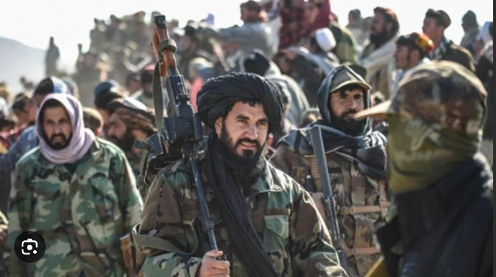 पाकिस्तान-अफगानिस्तान संघर्ष का लाइव अपडेट: पाक ने अफगानिस्तान पर किया बमबारी, तालिबान को मिला सख्त उत्तर –