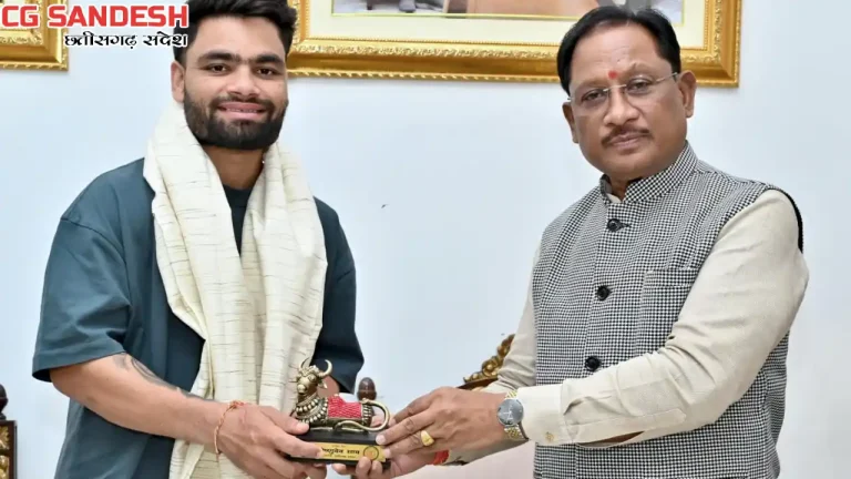 भारतीय क्रिकेट टीम के बल्लेबाज़ रिंकू सिंह ने मुख्यमंत्री से की मुलाकात