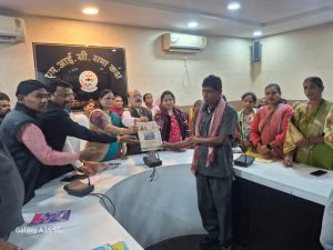 मोर जमीन–मोर मकान योजना