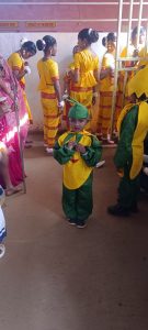 पसान सरस्वती शिशु मंदिर के छात्रों की देशभक्ति प्रस्तुति