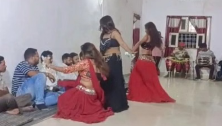 रेस्ट हाउस में अश्लील डांस मामले में डिप्टी रेंजर समेत एक महिला कर्मचारी पर गिरी गाज