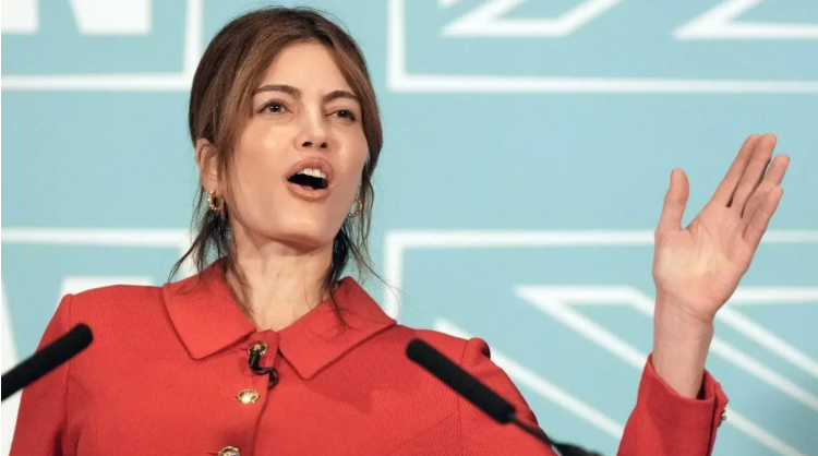 रिफॉर्म यूके की लंदन मेयर उम्मीदवार लैला कनिंघम ने बुर्का पहनने वाली महिलाओं पर स्टॉप-एंड-सर्च की मांग की है