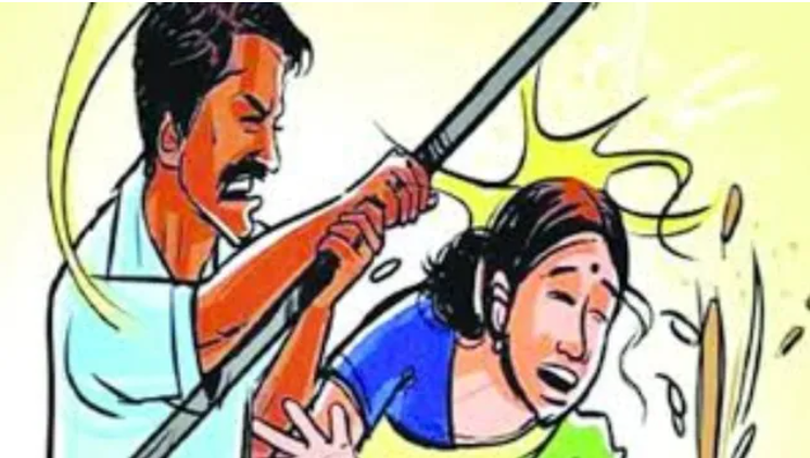 प्रधान और उसके भाइयों ने महिला को पीटा, घर में घुस कर किया ये गंदा काम