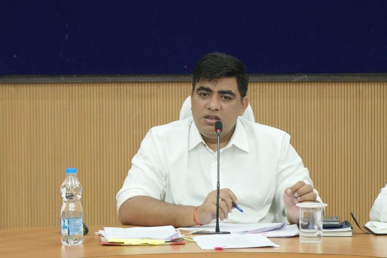 जनगणना-2027 की तैयारी तेज, 23 मार्च से 10 जून तक जिले में* अधिकारियों-कर्मचारियों की छुट्टियाँ प्रतिबंधित*