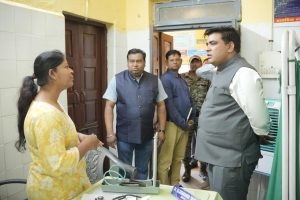 कलेक्टर ने किया चैतमा स्वास्थ्य केंद्र का आकस्मिक निरीक्षण