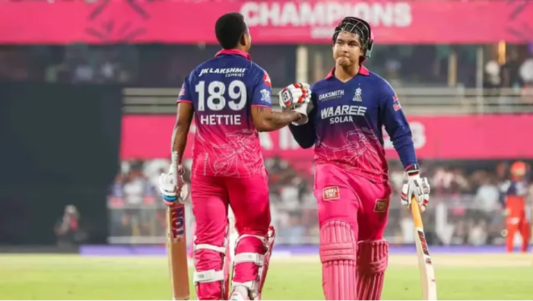 RR vs RCB: भारतीय टीम का दरवाजा तोड़ते वैभव सूर्यवंशी, दिग्गज गेंदबाजों को बना रहे हैं खिलौना